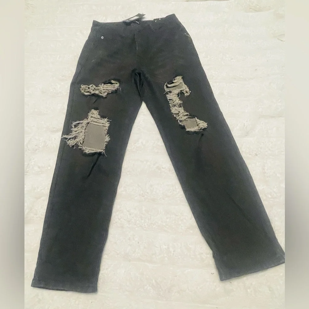 Fashion Nova Black Distressed Straight Leg 🌷Jeans